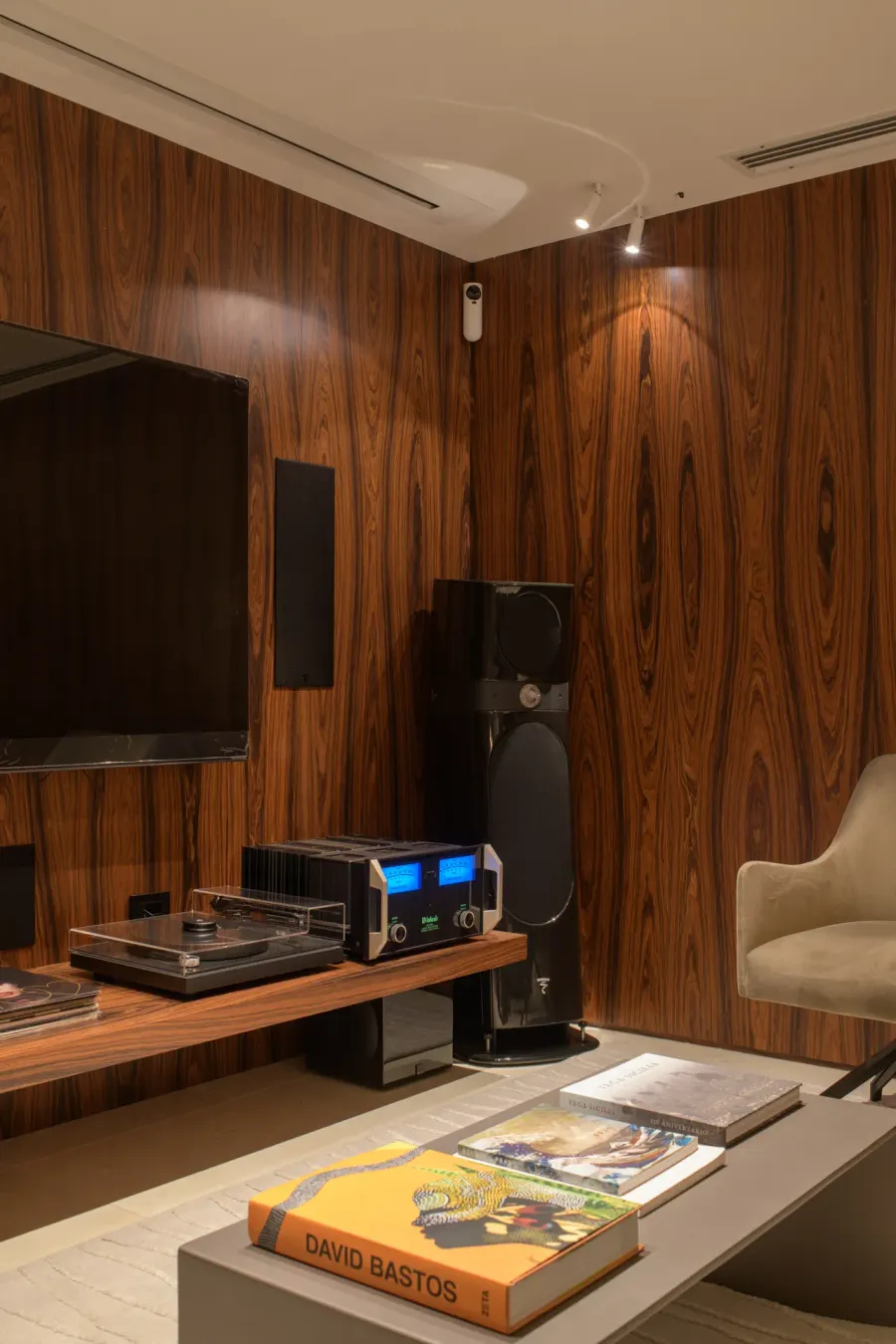 Showroom High-End Rio — projeto de iluminação da WeLight, foto 8